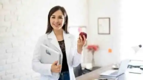 Why A Nutritionist Is The Missing Piece In Achieving Sustainable Weight Loss