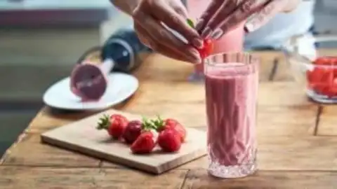 Losing Weight on a Busy Schedule Diet Shakes, Injections, and Medical Support